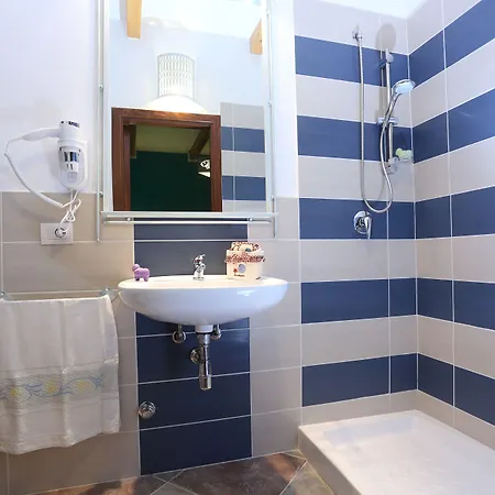 ゲストハウス Palau De Rosa 3*